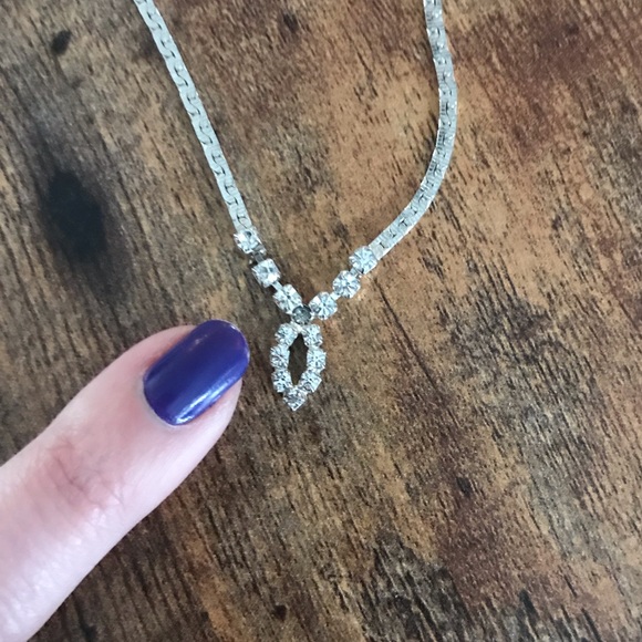 Necklace and earrings set - Picture 3 of 4